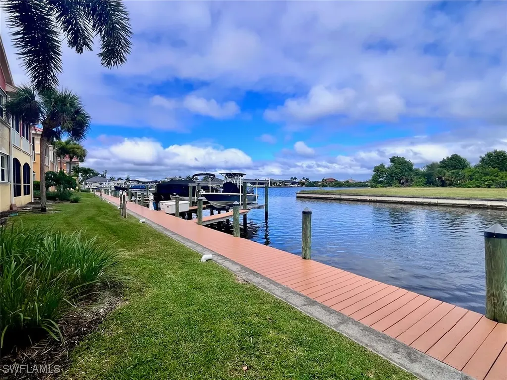 174 Shadroe Cove Circle Cape Coral FL 33991