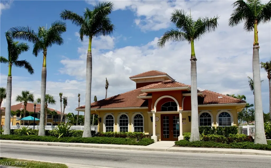 174 Shadroe Cove Circle Cape Coral FL 33991