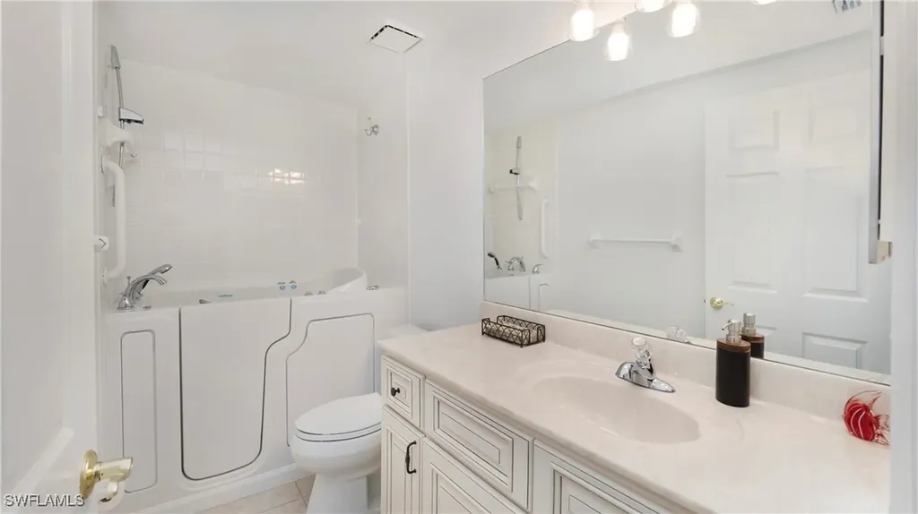 2530 Citrus Lake Drive Naples FL 34109