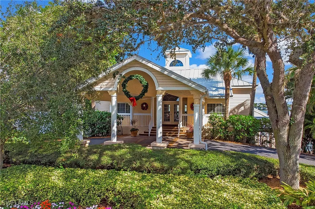 2530 Citrus Lake Drive Naples FL 34109