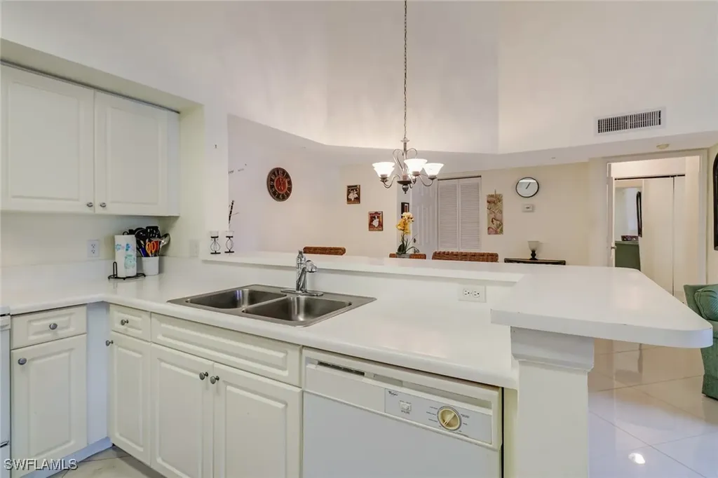 1190 Wildwood Lakes Boulevard Naples FL 34104
