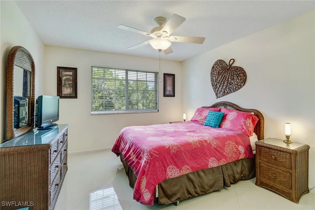 1190 Wildwood Lakes Boulevard Naples FL 34104