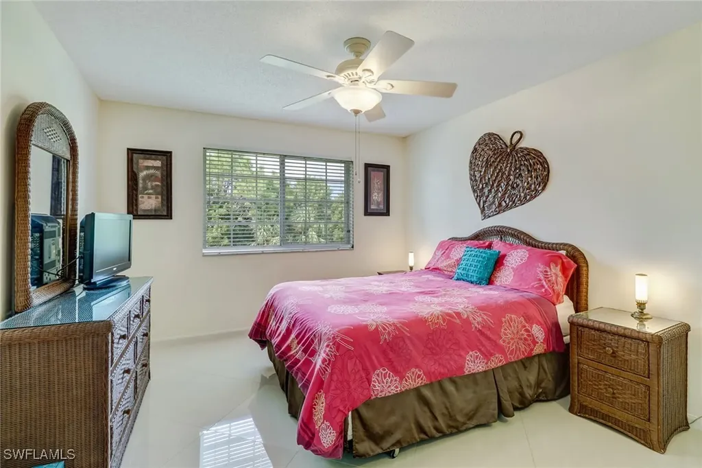 1190 Wildwood Lakes Boulevard Naples FL 34104