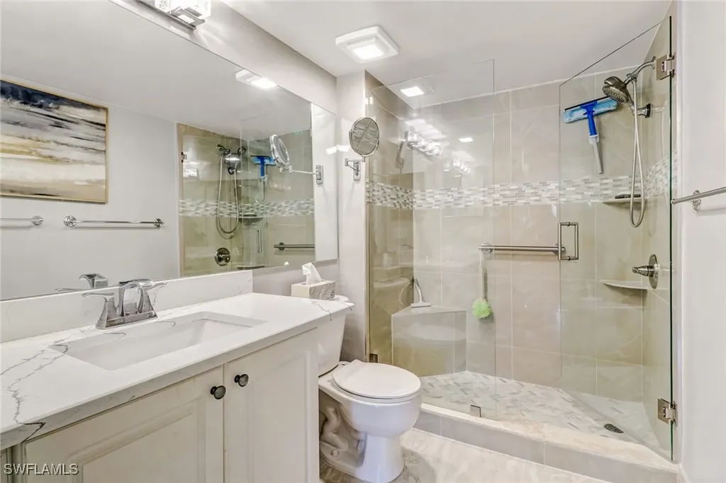 1190 Wildwood Lakes Boulevard Naples FL 34104