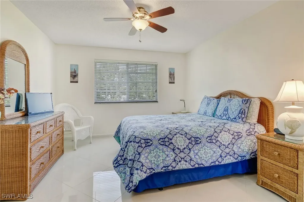 1190 Wildwood Lakes Boulevard Naples FL 34104