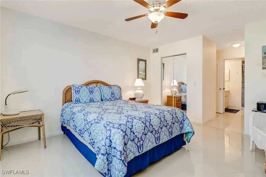 1190 Wildwood Lakes Boulevard Naples FL 34104