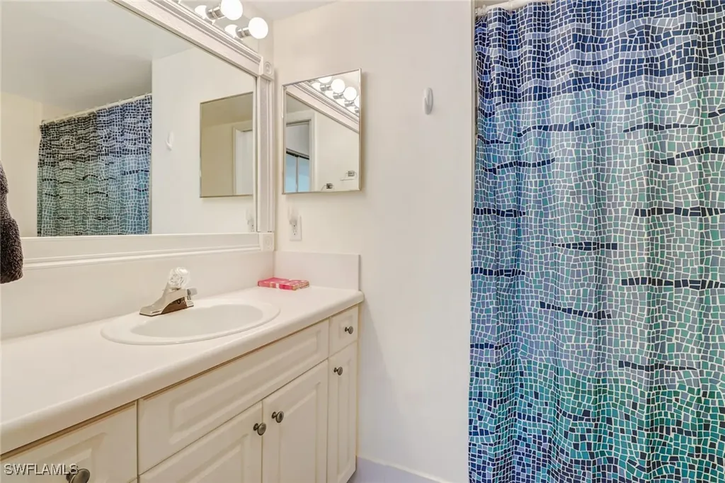 1190 Wildwood Lakes Boulevard Naples FL 34104
