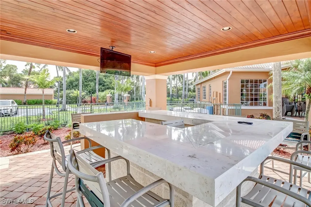 1190 Wildwood Lakes Boulevard Naples FL 34104