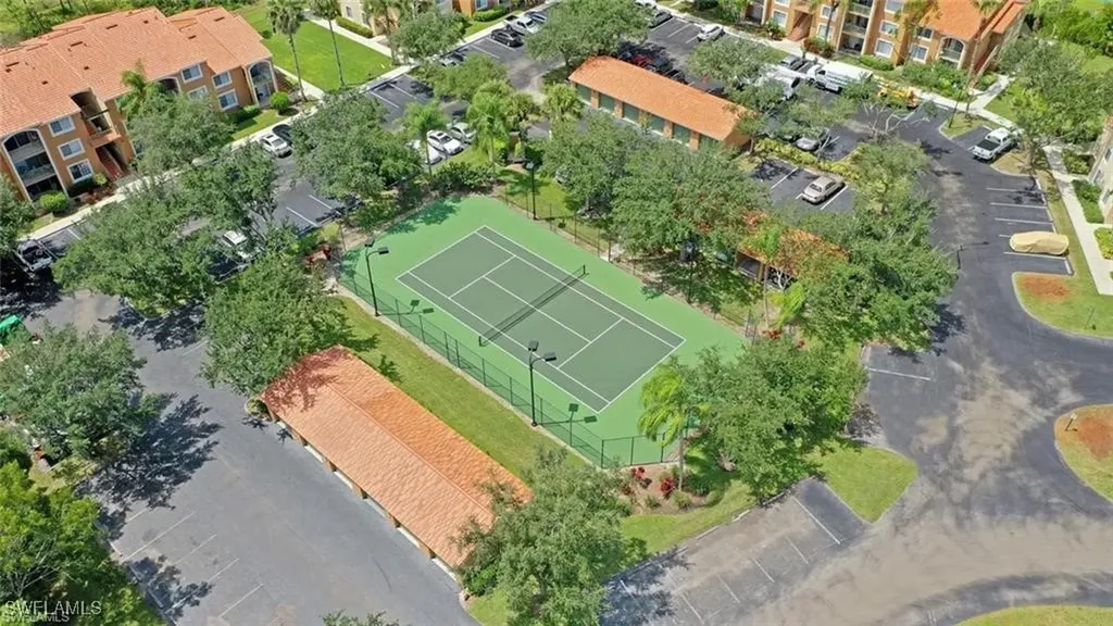 1190 Wildwood Lakes Boulevard Naples FL 34104