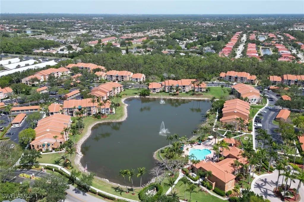 1190 Wildwood Lakes Boulevard Naples FL 34104