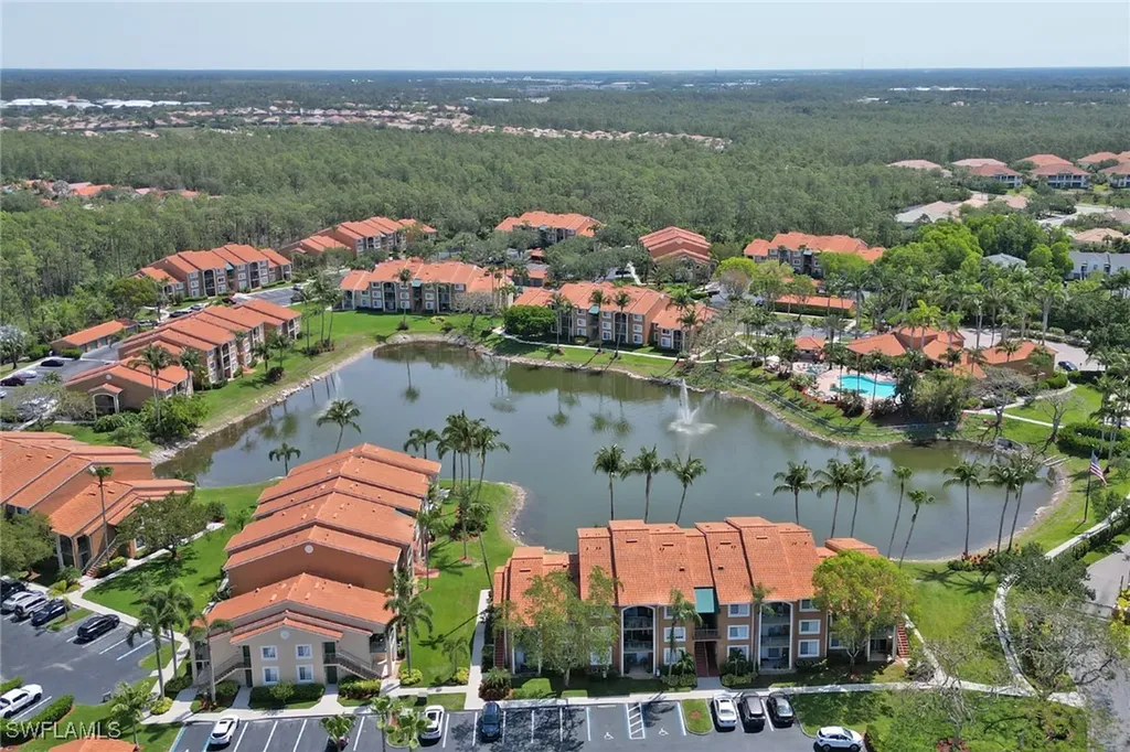 1190 Wildwood Lakes Boulevard Naples FL 34104