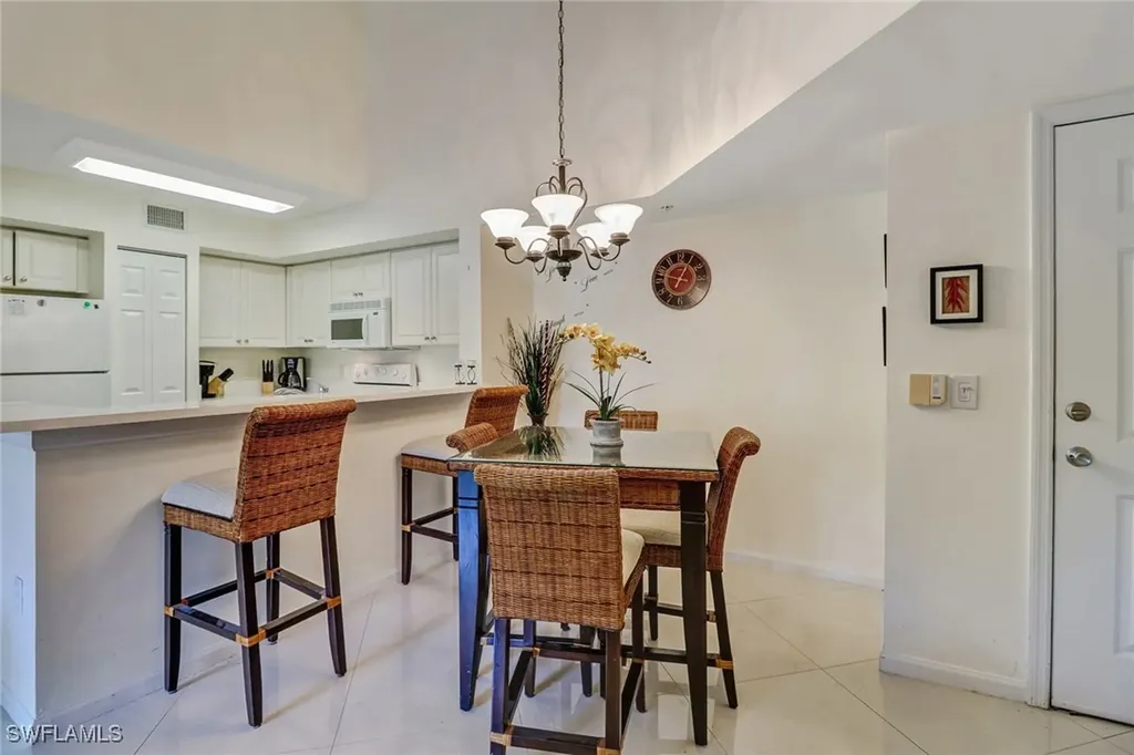 1190 Wildwood Lakes Boulevard Naples FL 34104
