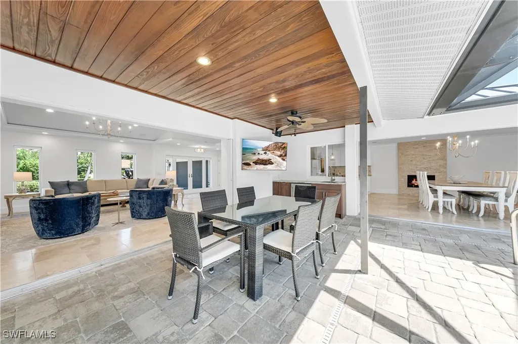 718 Old Trail Drive Naples FL 34103