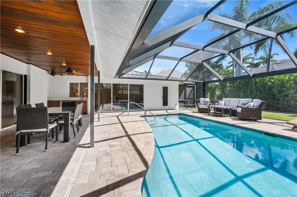 718 Old Trail Drive Naples FL 34103