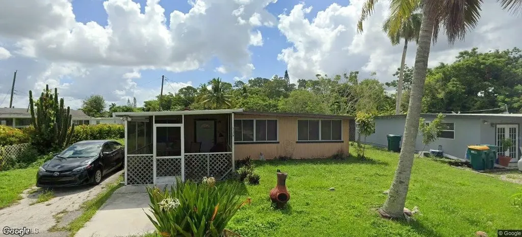 3329 Guilford Court Naples FL 34112
