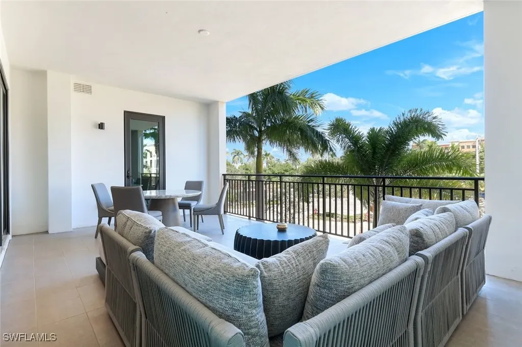 1130 3rd Avenue S Naples FL 34102
