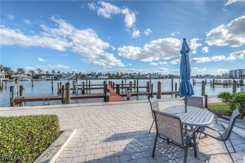 222 Harbour Drive Naples FL 34103