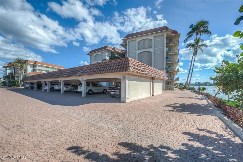 222 Harbour Drive Naples FL 34103