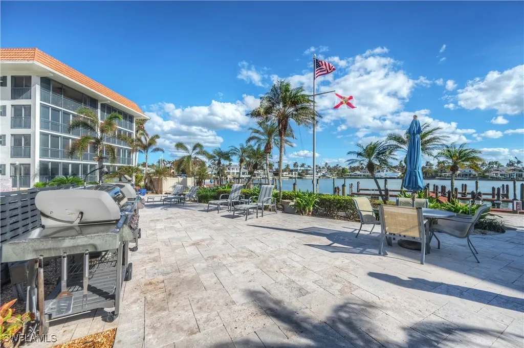 222 Harbour Drive Naples FL 34103