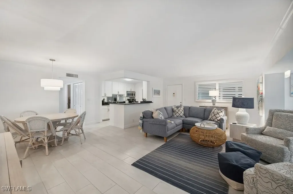 222 Harbour Drive Naples FL 34103