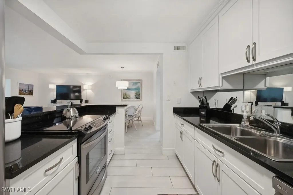 222 Harbour Drive Naples FL 34103