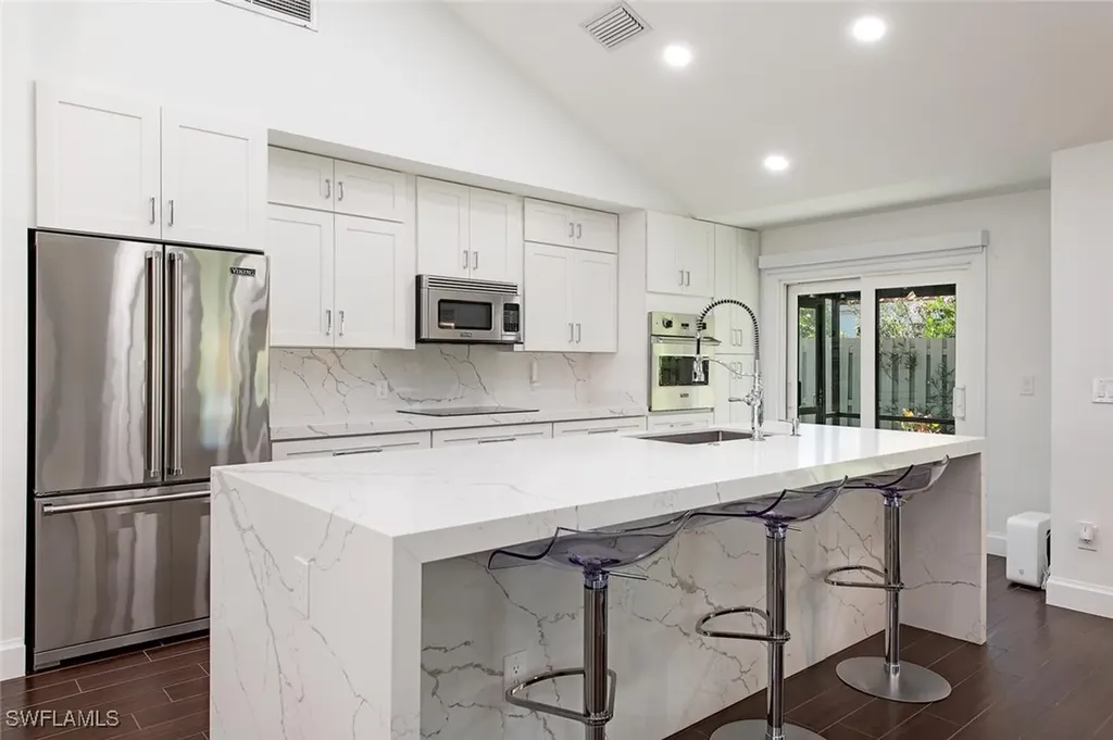 748 Reef Point Circle Naples FL 34108
