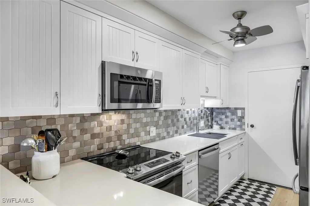 60 Pelican Street W Naples FL 34113