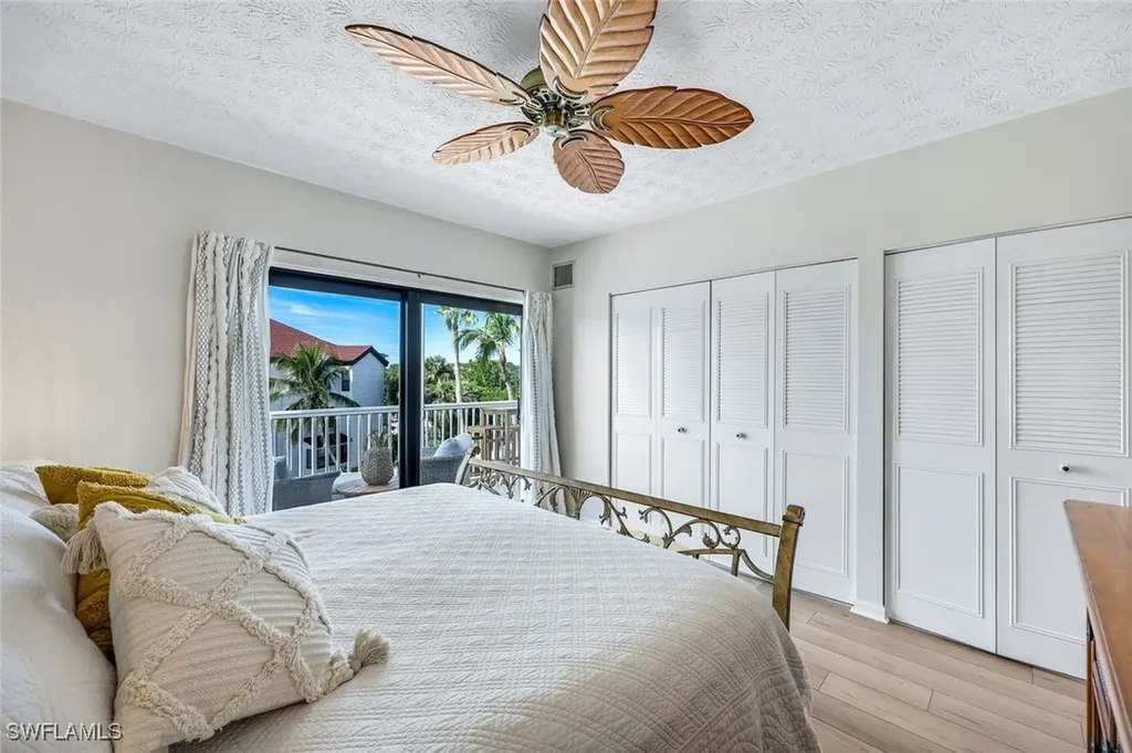 60 Pelican Street W Naples FL 34113