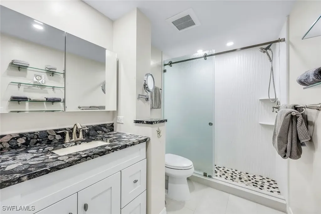 60 Pelican Street W Naples FL 34113