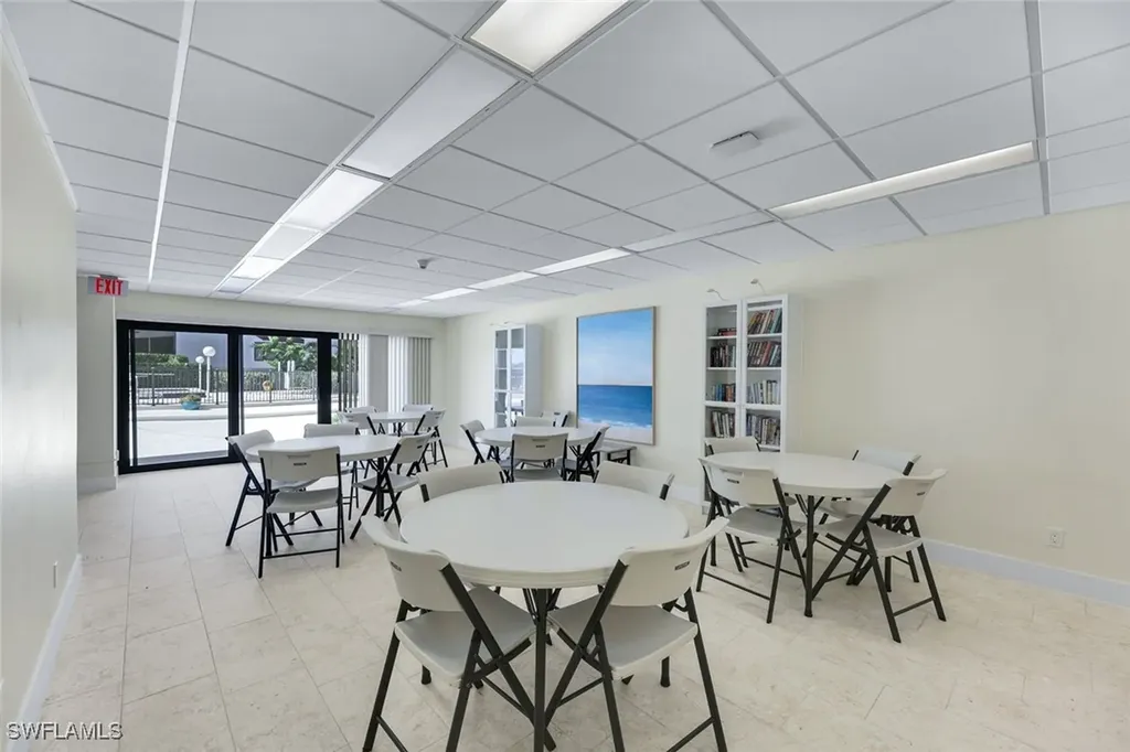 60 Pelican Street W Naples FL 34113