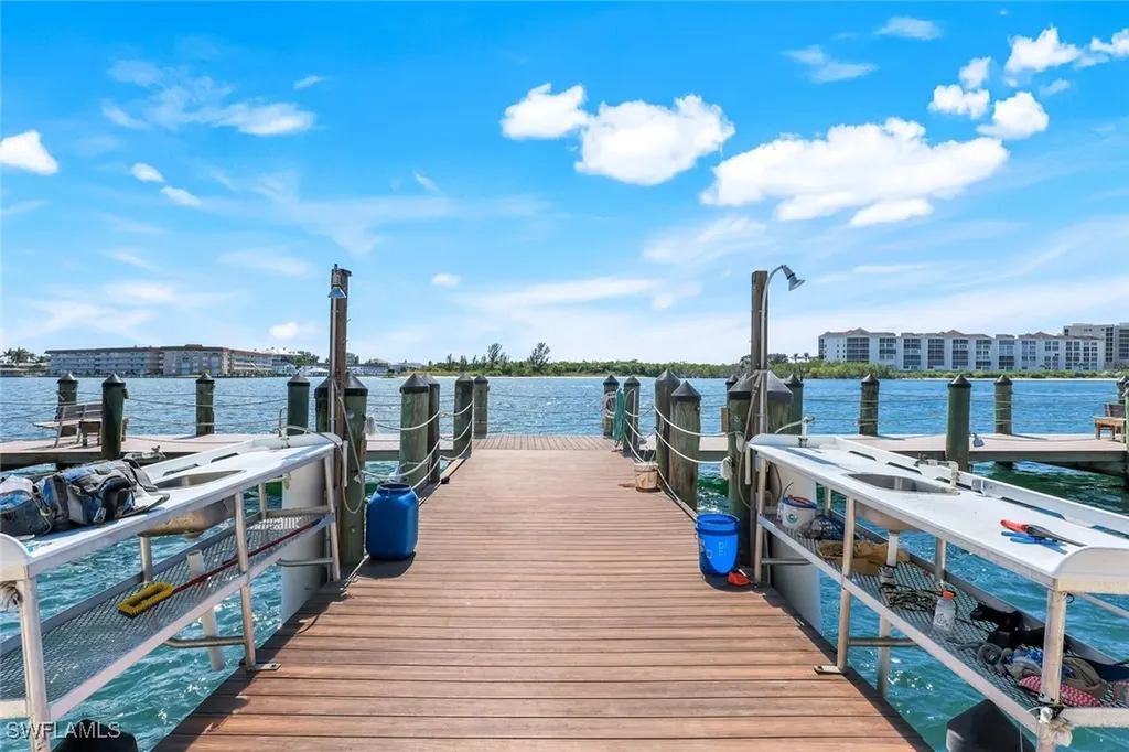 60 Pelican Street W Naples FL 34113