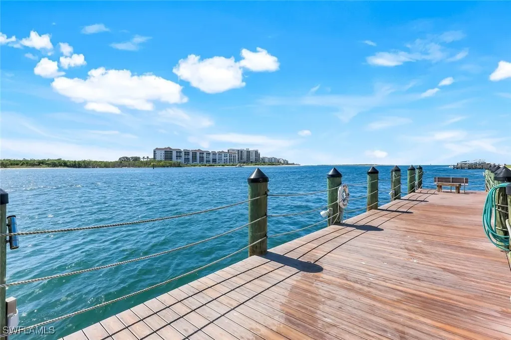 60 Pelican Street W Naples FL 34113