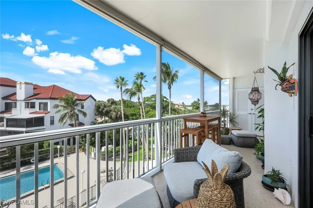 60 Pelican Street W Naples FL 34113