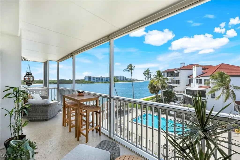 60 Pelican Street W Naples FL 34113