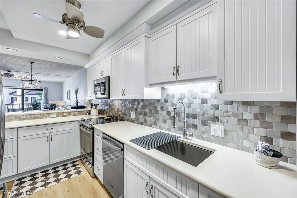 60 Pelican Street W Naples FL 34113