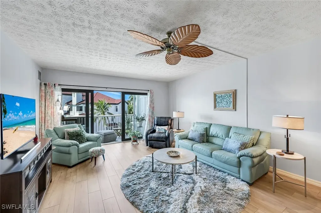 60 Pelican Street W Naples FL 34113