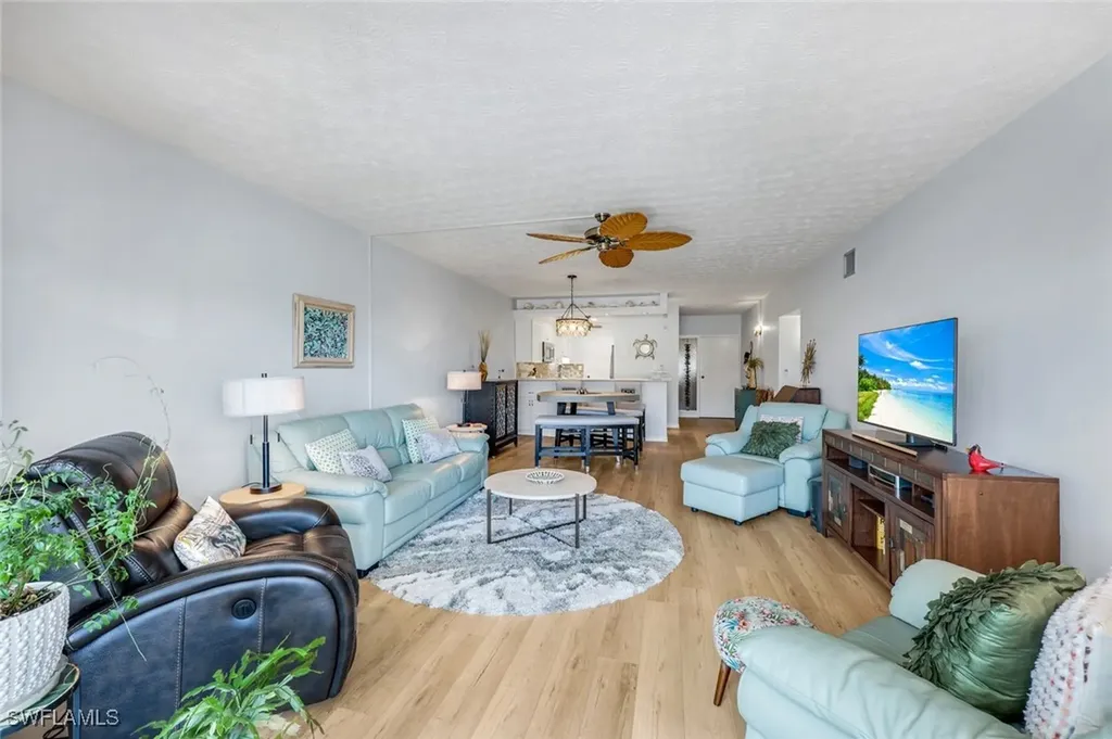 60 Pelican Street W Naples FL 34113