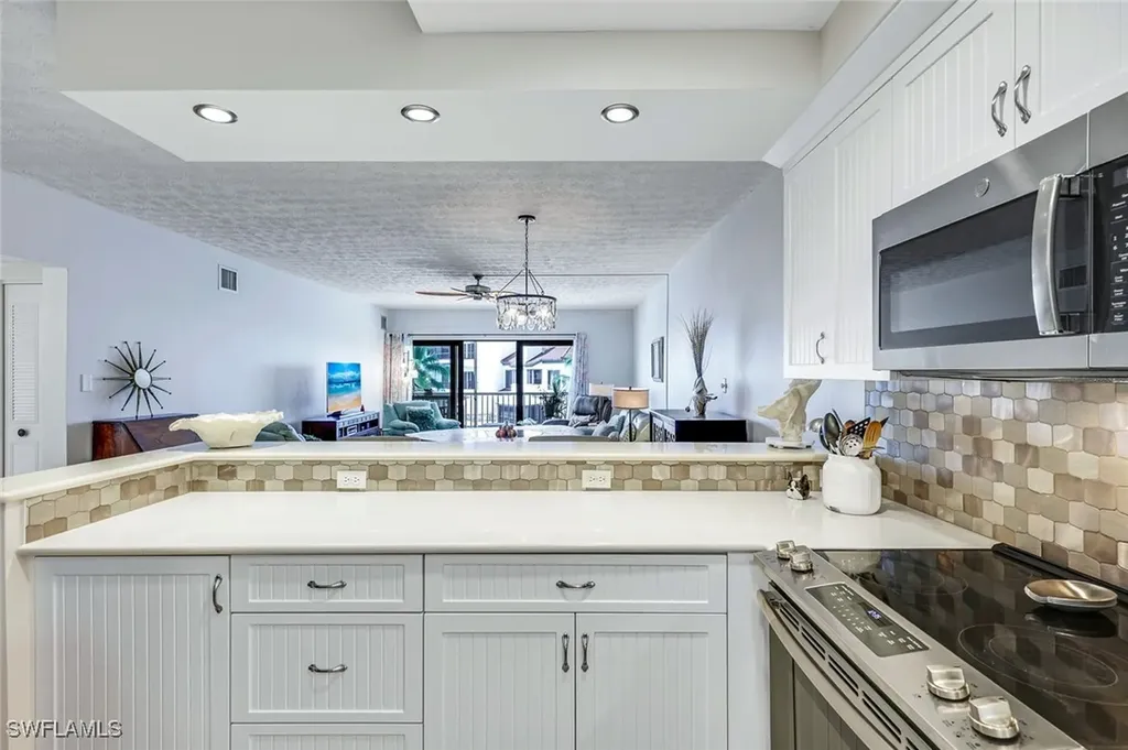 60 Pelican Street W Naples FL 34113