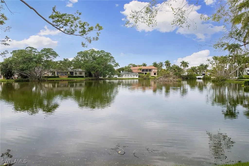 2550 Lantern Lane Naples FL 34102
