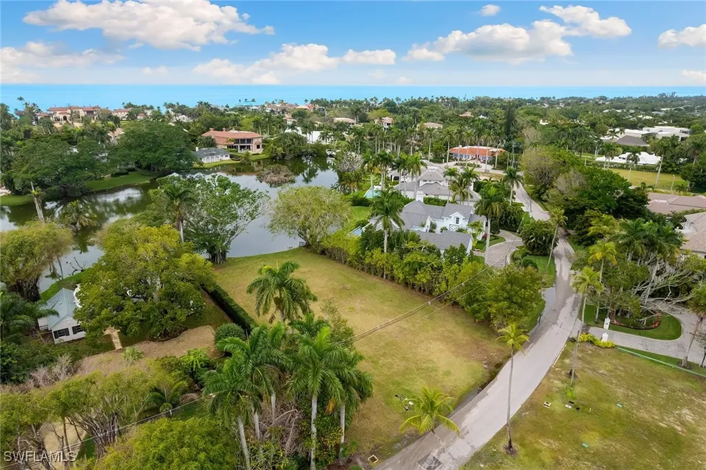 2550 Lantern Lane Naples FL 34102