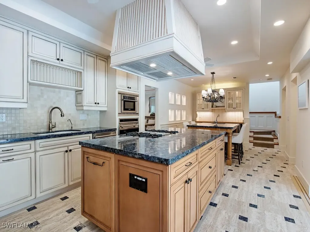 Naples FL 34102