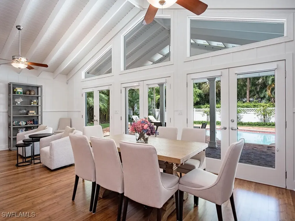 195 2nd Avenue N Naples FL 34102