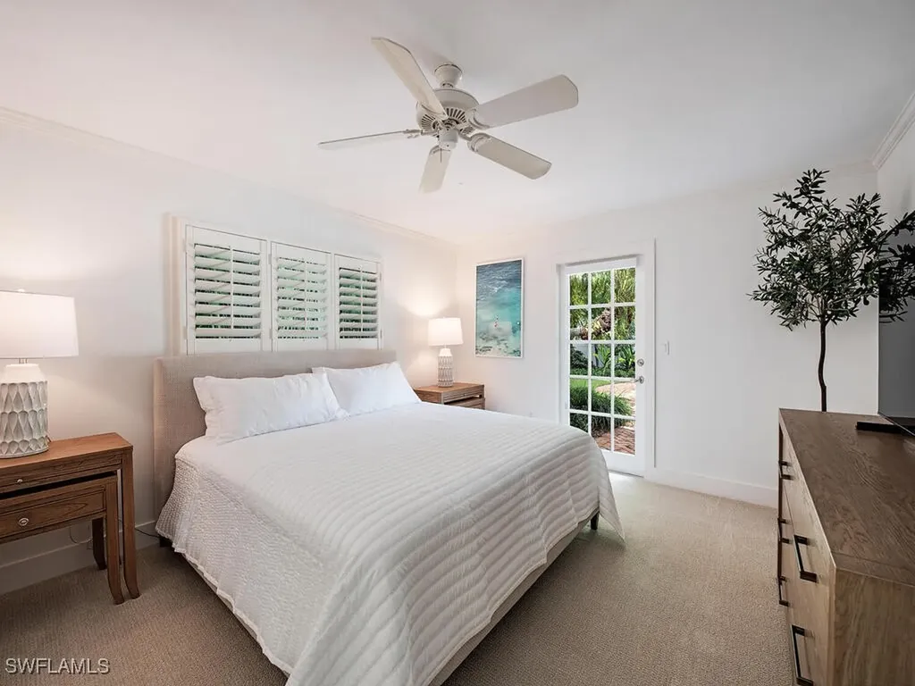 195 2nd Avenue N Naples FL 34102