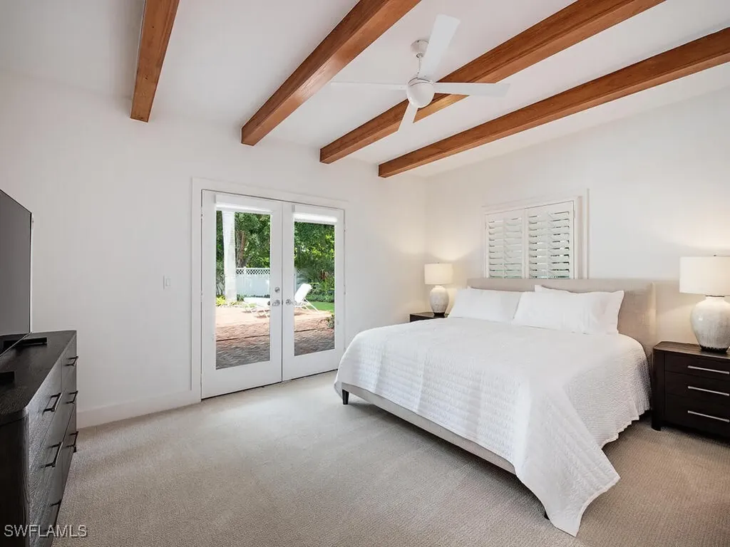 195 2nd Avenue N Naples FL 34102