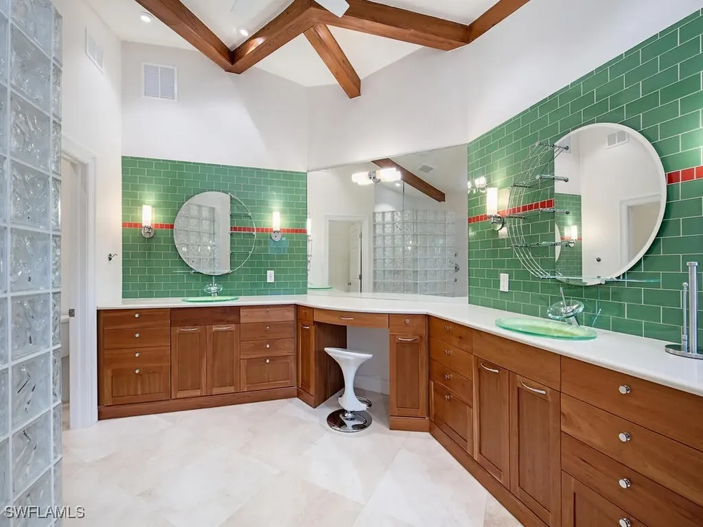 195 2nd Avenue N Naples FL 34102