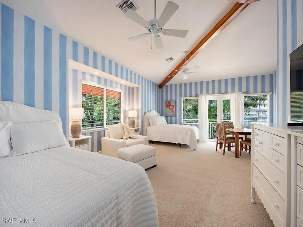 195 2nd Avenue N Naples FL 34102