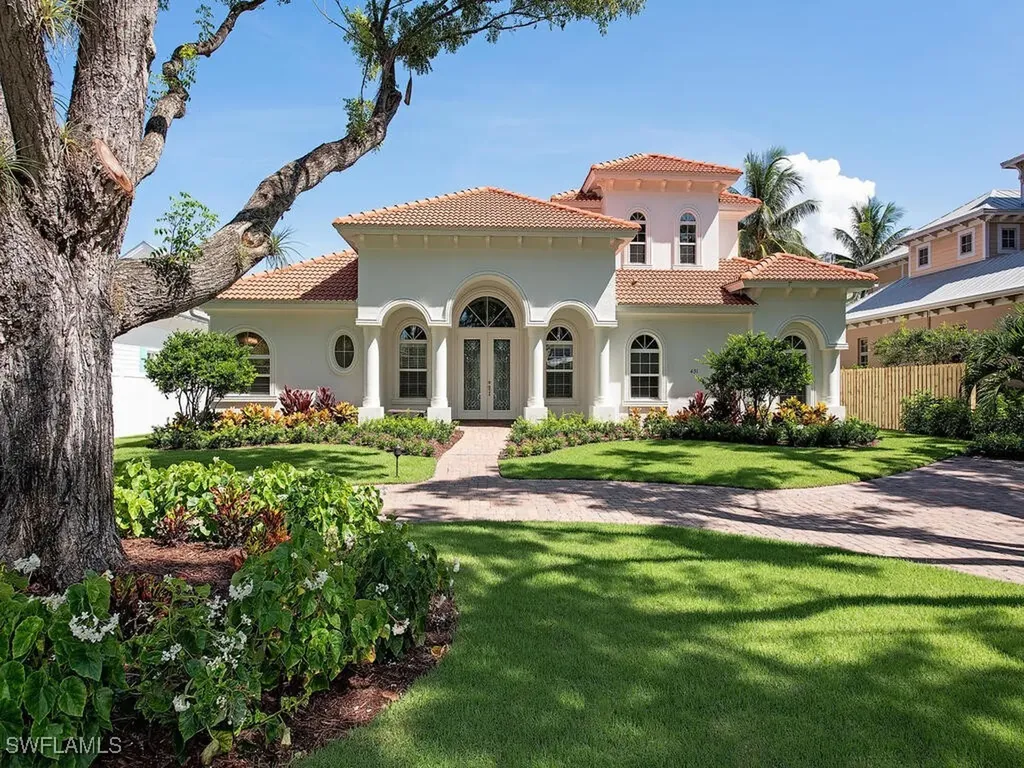 431 1st Avenue N Naples FL 34102