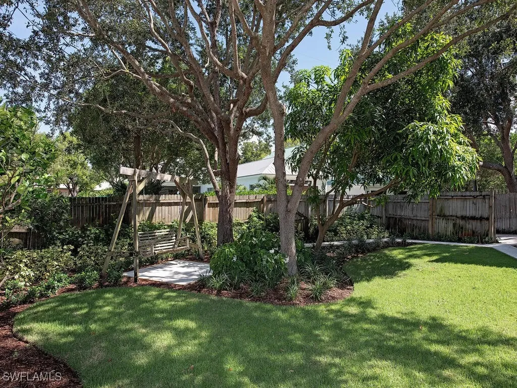 431 1st Avenue N Naples FL 34102