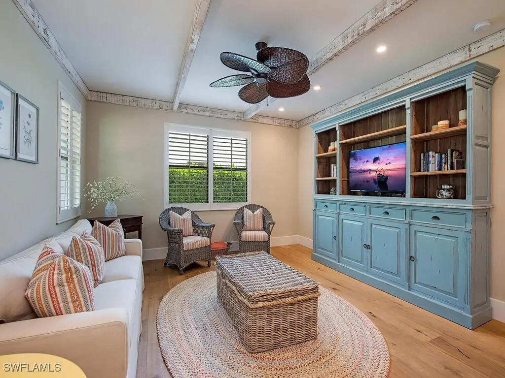 354 1st Avenue N Naples FL 34102