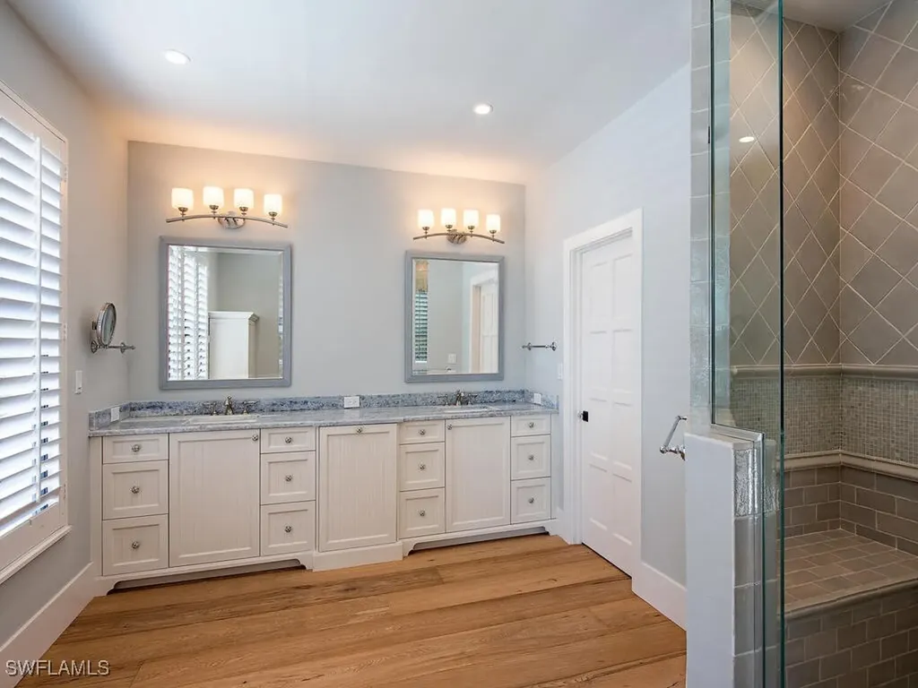 354 1st Avenue N Naples FL 34102